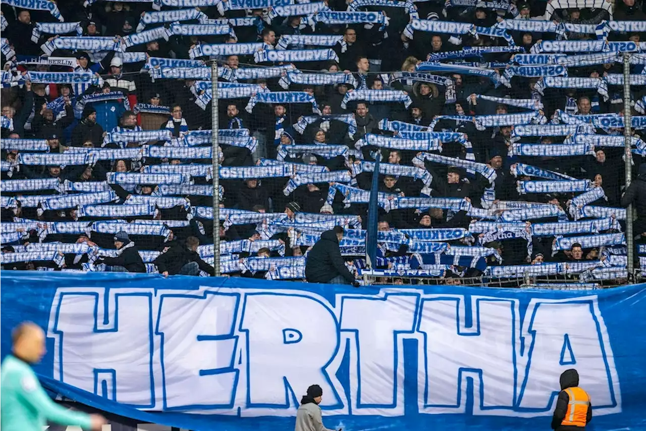 Hertha-Fans stürmen Verkaufskiosk im Bochumer Stadion