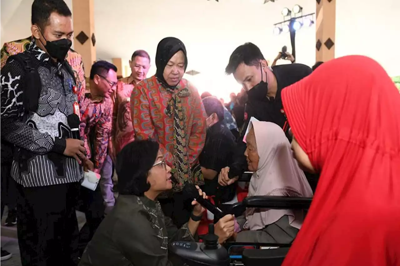 Sri Mulyani Pilih Blusukan Bareng Mensos Risma Ketimbang WEF 2023 Davos