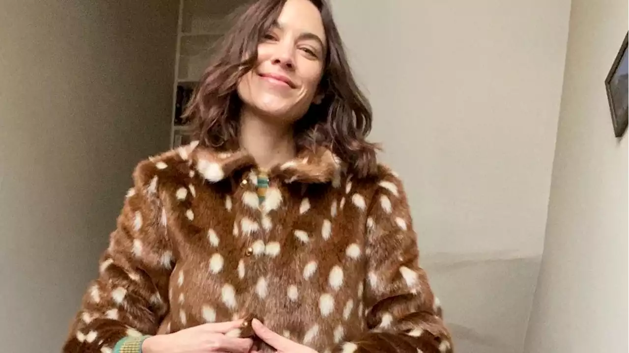 Alexa Chung’s DIY Hair Accessory Costs Less Than £2