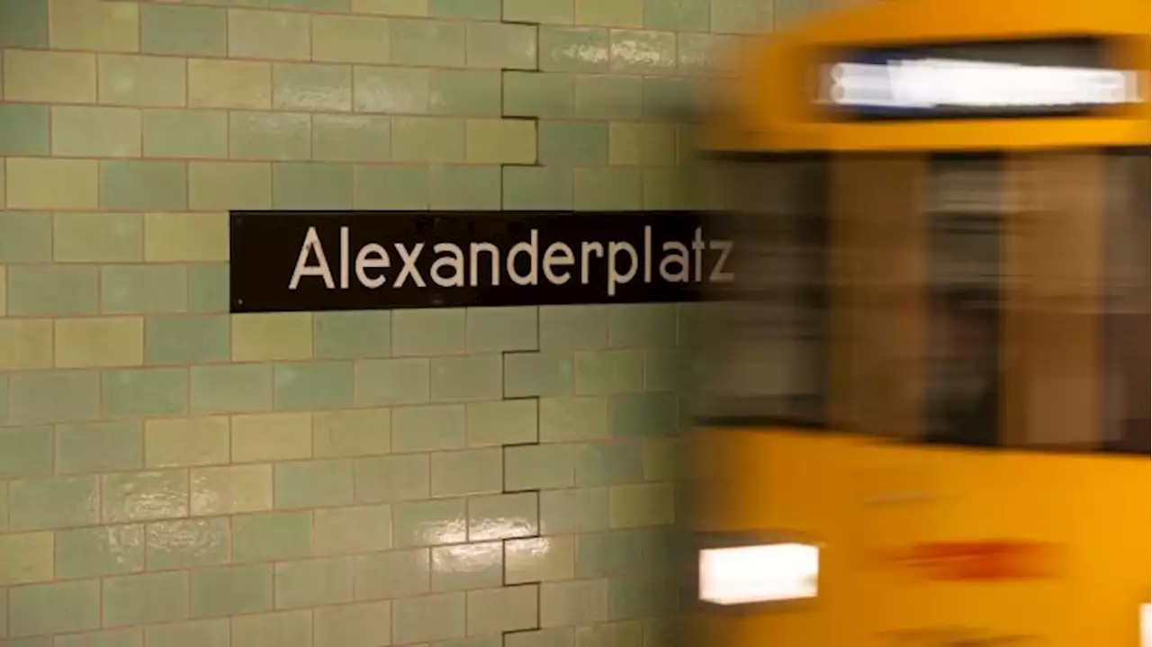 Frauen in Berliner U-Bahn beleidigt und angegriffen