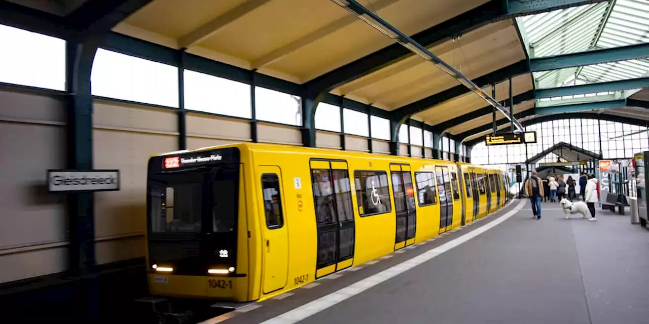 Ukrainerinnen von Männern in Berliner U-Bahn an Haaren gezogen und geschlagen