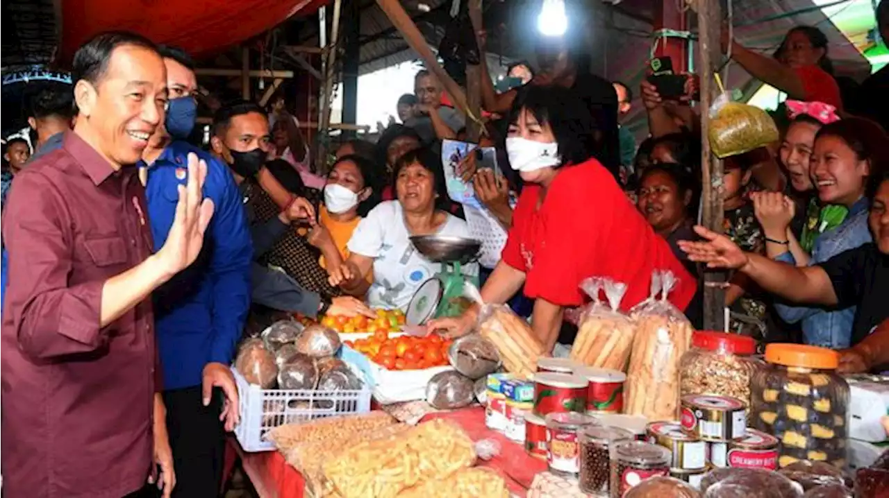 Heboh! Wanita Ini Joget Kegirangan Dapat Bantuan dari Jokowi