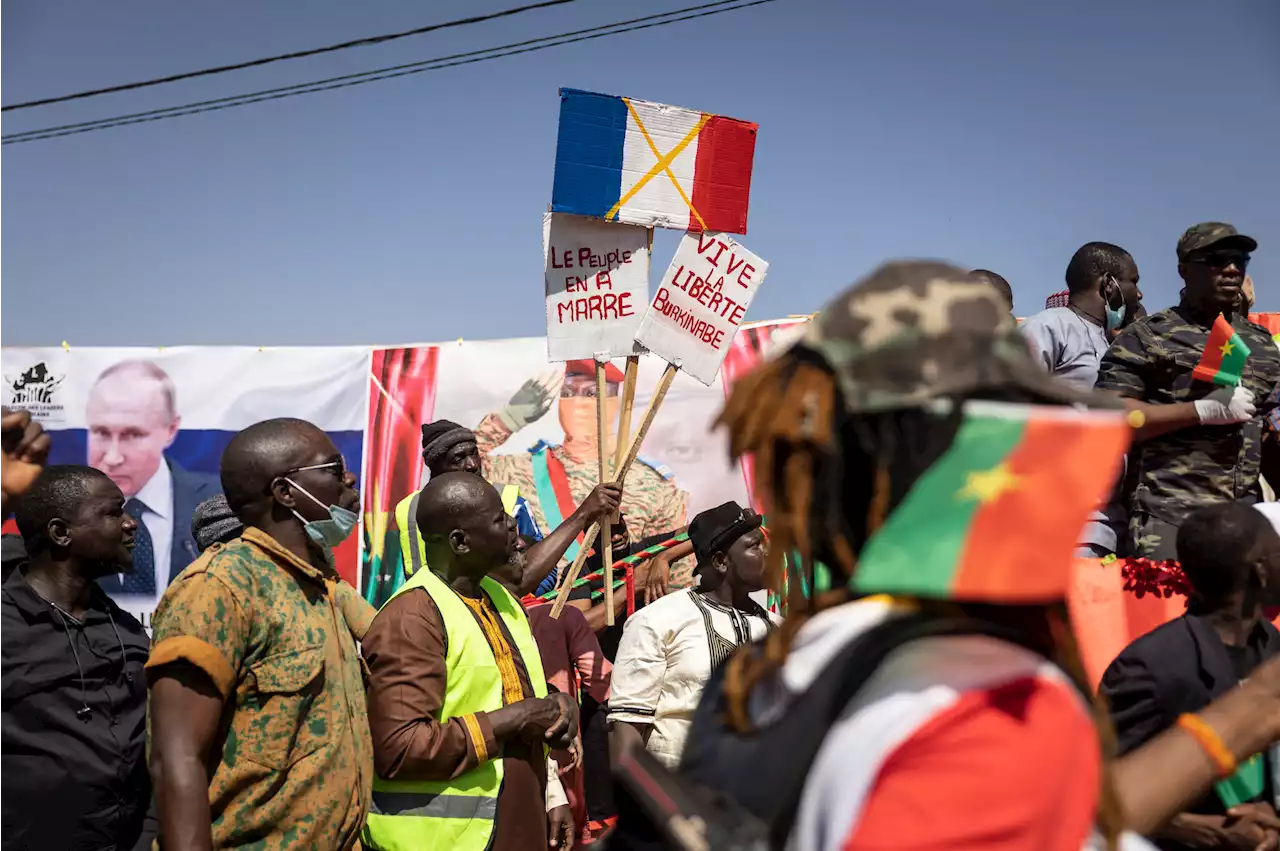 Burkina Faso : le pays demande le départ des troupes françaises dans un délai d'un mois