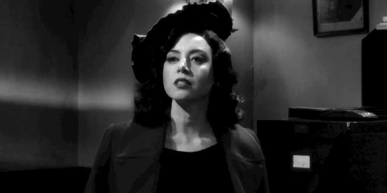 'SNL': Aubrey Plaza and Sharon Stone Team Up for Film Noir Sketch