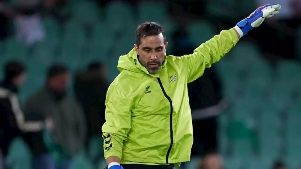 No los perdonaron: la prensa española señaló a Claudio Bravo y Pellegrini por la derrota del Betis