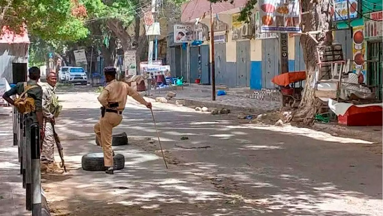 Somalia: Mutmaßliche Terroristen stürmen Regierungsgebäude in Mogadischu