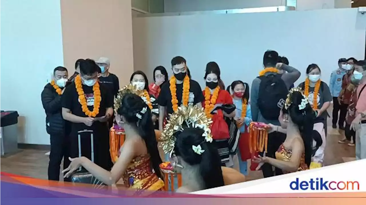 Momen Imlek 2023, Ratusan Wisatawan dari China Kunjungi Bali