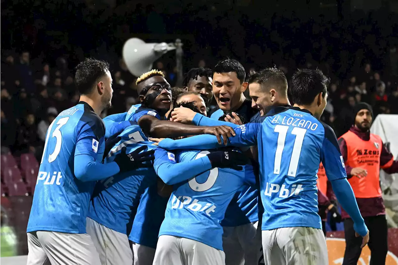 Napoli sigue ganando y no da ventajas en la Serie A de Italia