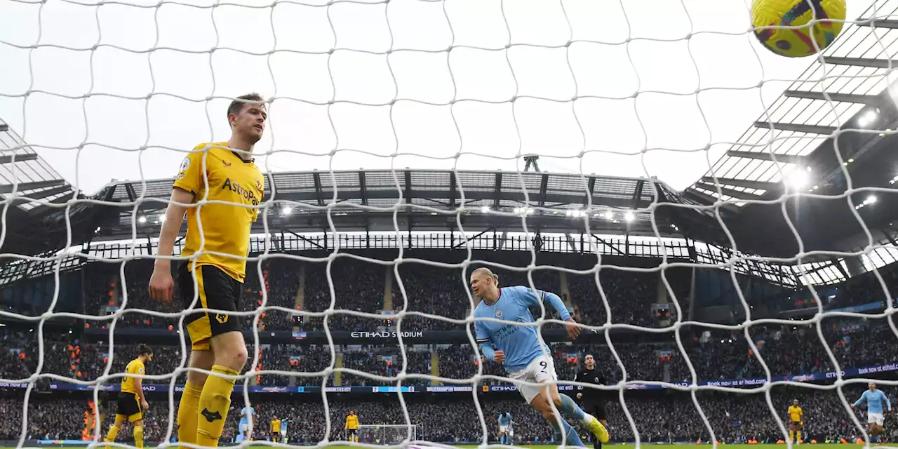 Triplé de Haaland contre Wolverhampton, mais Arsenal terrasse United en Premier League