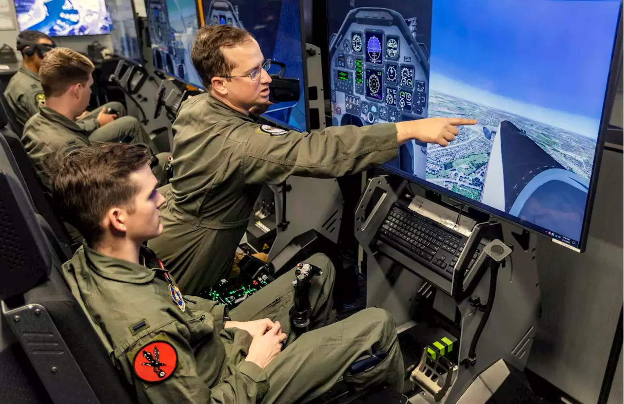 Speedier Air Force pilot training leans on tech — and the tech keeps getting better