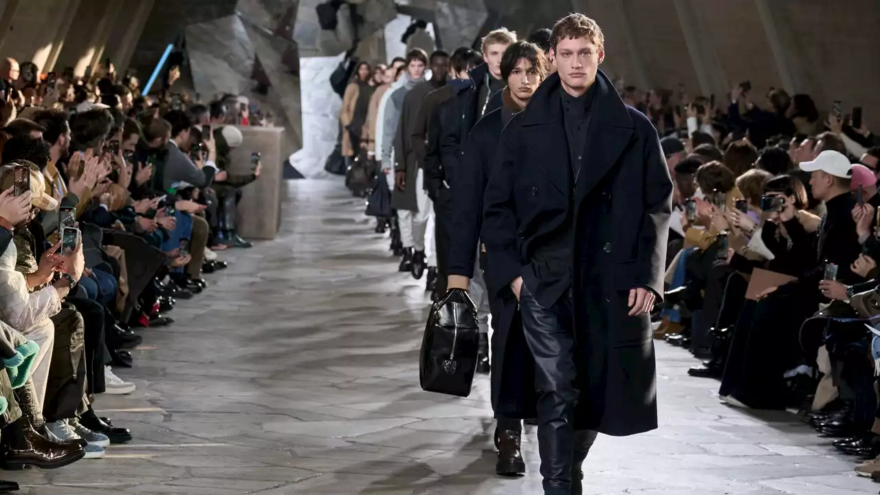 Fashion Week de Paris : chez Hermès, Véronique Nichanian imagine un homme plus sexy et moderne que jamais