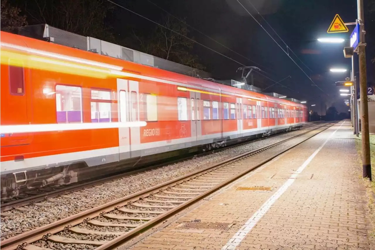 Zugunglück in Eching: 16-Jähriger von Regionalbahn am Fuß erfasst - Schwere Verletzungen - idowa