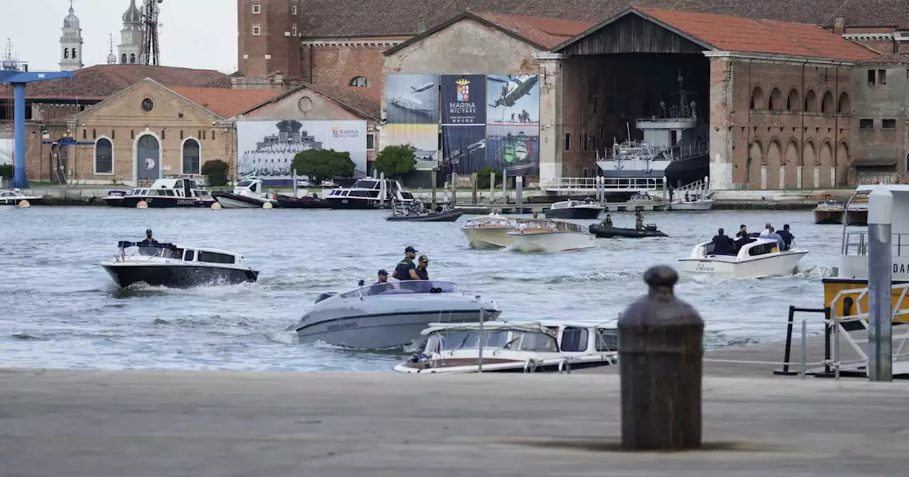Com'è allegra di sguardi Venezia