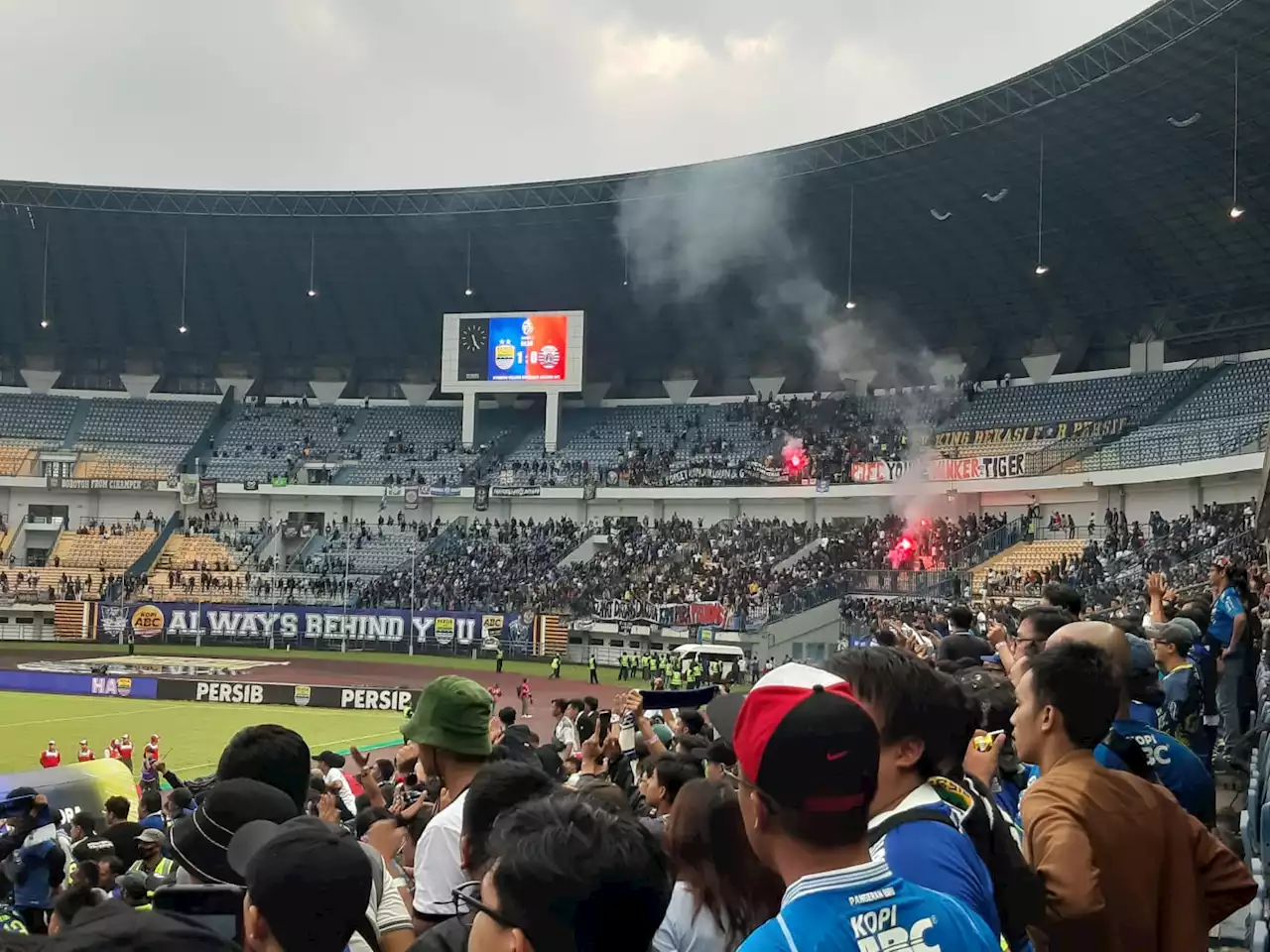 Lakukan Hal Konyol, Oknum Bobotoh Ini Dilarang Menyaksikan Laga Persib di Stadion Seumur Hidup