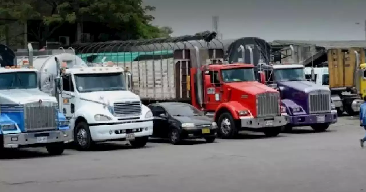 Inicia la evacuación de más de 800 tractomulas que estaban detenidas en Nariño