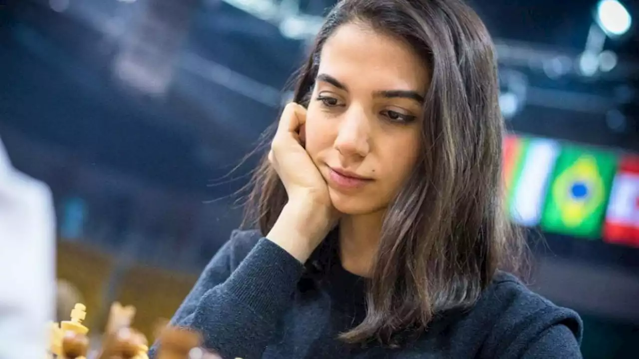 La championne d'échecs iranienne Sarah Kadem «n'est pas elle-même» avec un voile