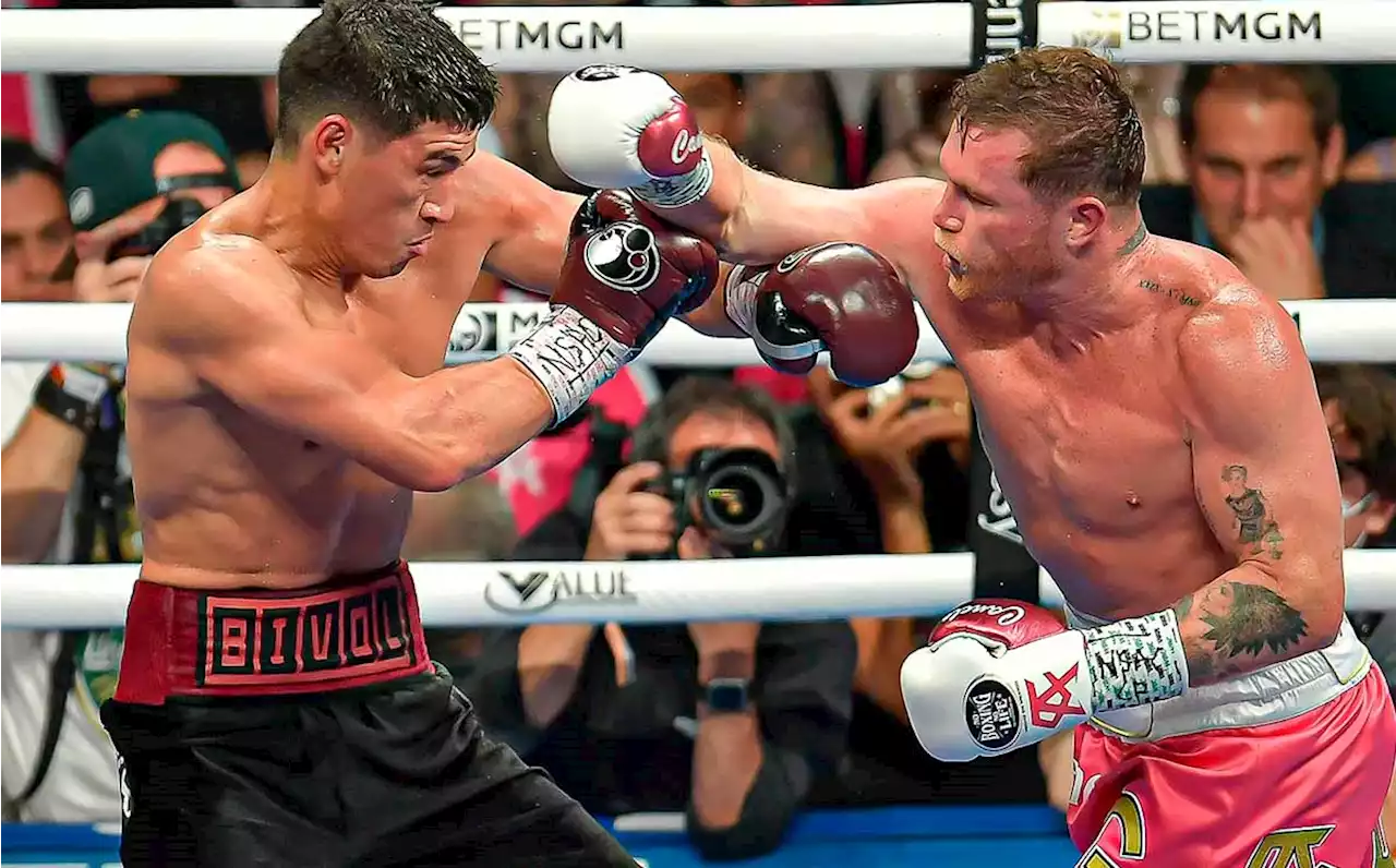 De la Hoya asegura que Bivol también derrotaría a Canelo en 168 libras