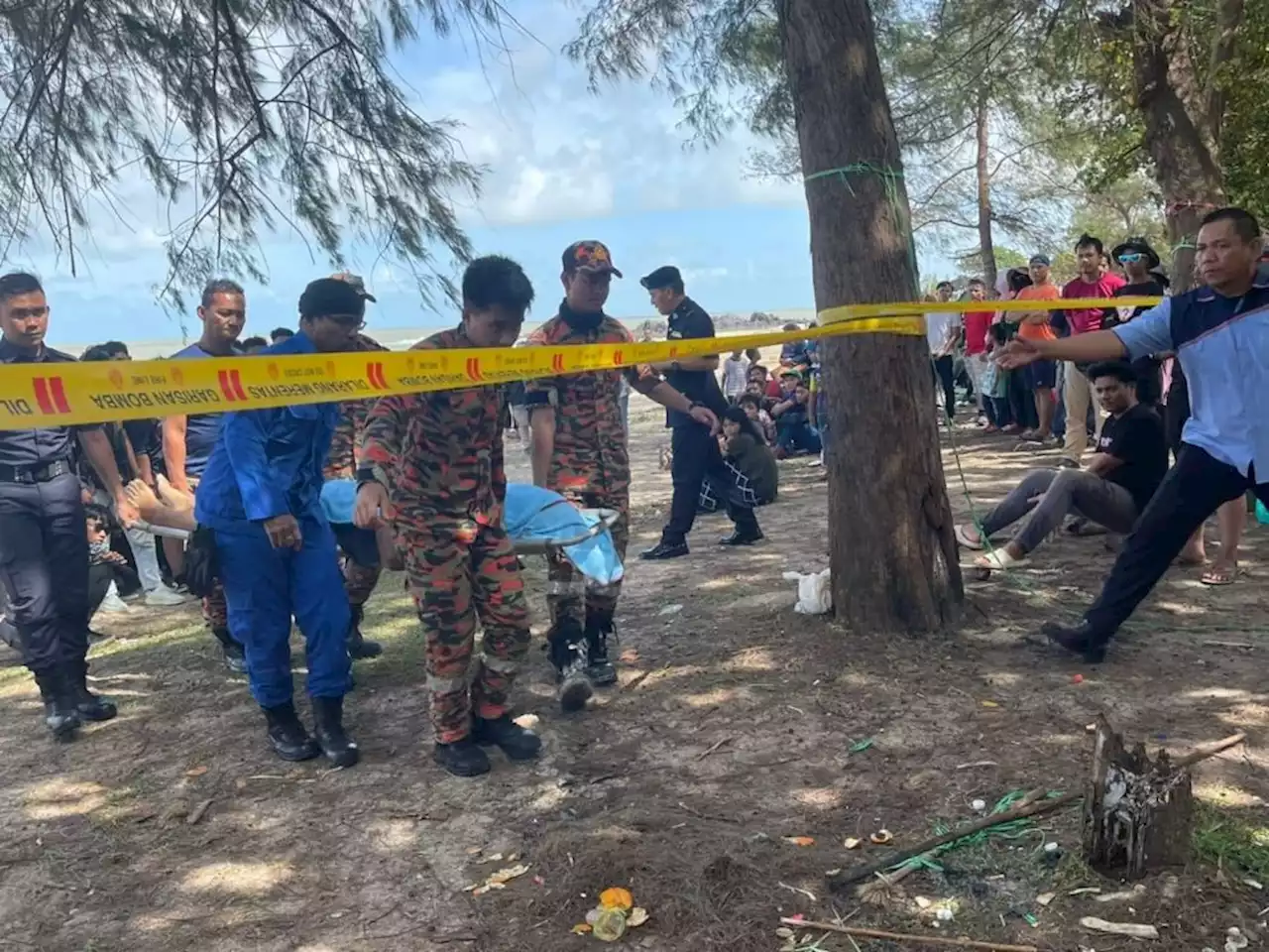 Teen drowns, friend missing at Batu Layar beach | The Malaysian Insight