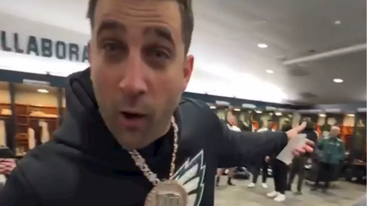 WATCH: Nick Sirianni Rocks Chain in Crazy Eagles Postgame Locker Room