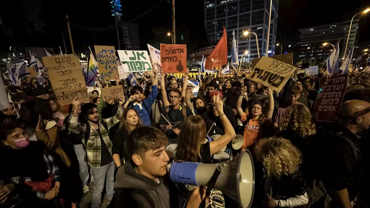 Hunderttausend Menschen demonstrieren in Tel Aviv