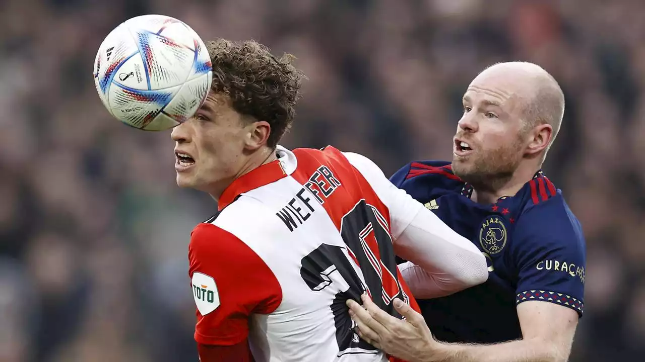 Koploper Feyenoord geeft zege na rust uit handen in beladen Klassieker tegen Ajax