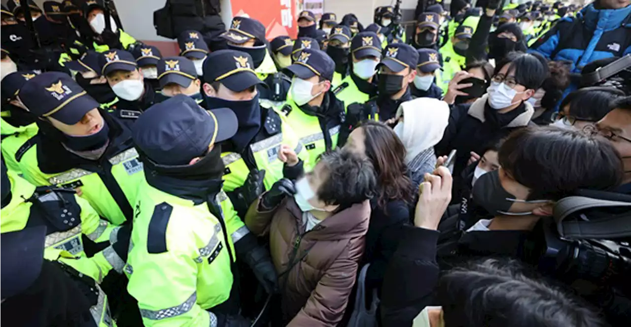 민주노총 압수수색, 자꾸만 '그 시절'이 떠오른다