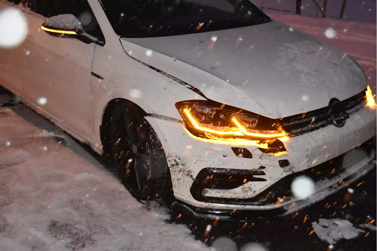 Herisau AR: Auf schneebeckter Strasse verunfallt