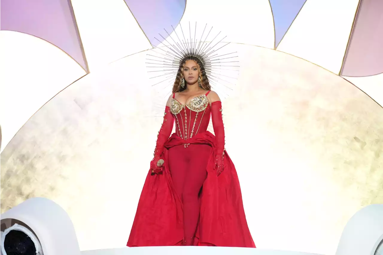 Beyoncé Performs in Dubai, Her First Full Concert in Four Years