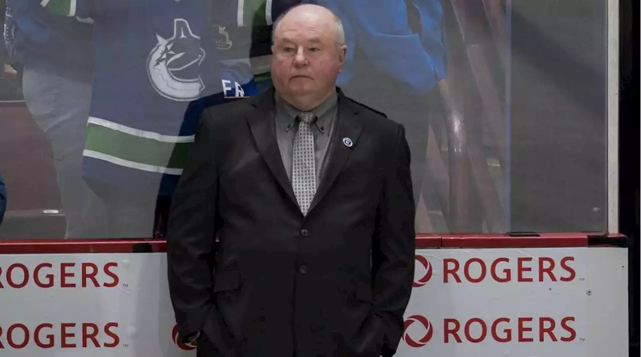 Canucks Leave Bruce Boudreau Twisting in Wind at Bizarre Press Conference