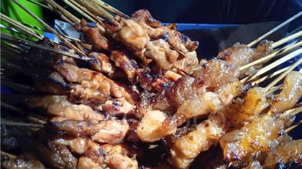 Godaan Sate Jando di Area Jajanan Kuliner Lapangan Saparua Bandung