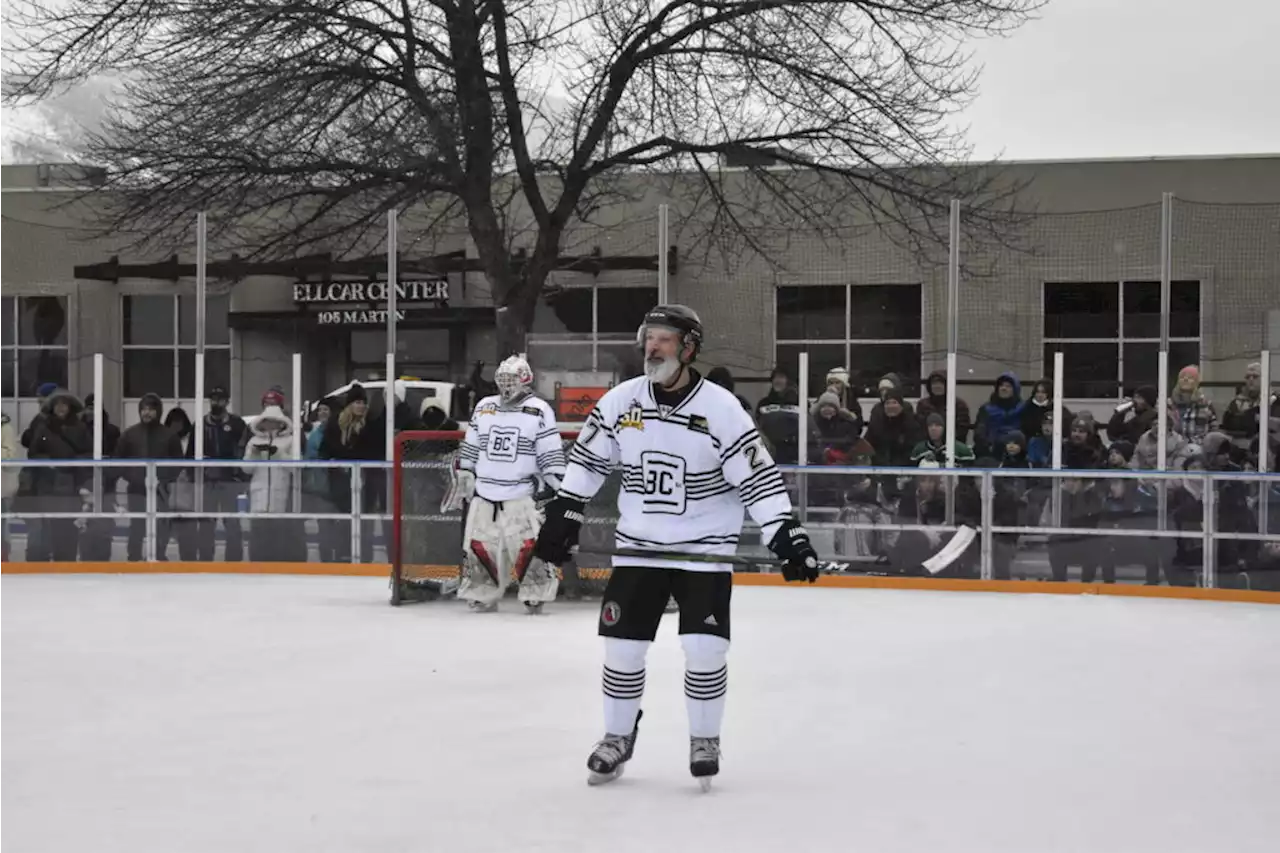 PHOTOS: Scott Niedermayer, BCHL alumni lace up the skates at Penticton’s outdoor rink - Terrace Standard