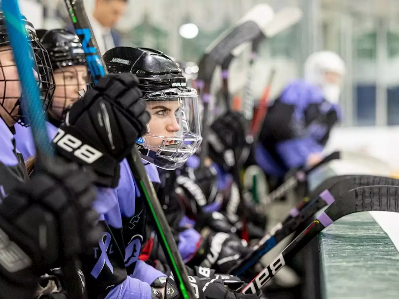 In photos: Huskies hockey women Play for a Cure