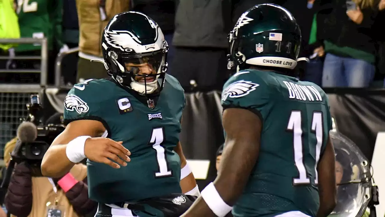 Jalen Hurts accounts for three TDs, Eagles crush Giants to reach NFC title game