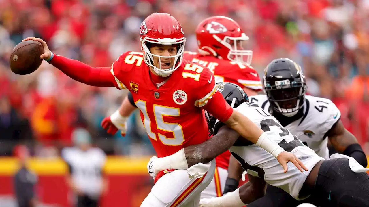 Chiefs beat Jaguars to make AFC title game, but Patrick Mahomes' ankle is a big concern