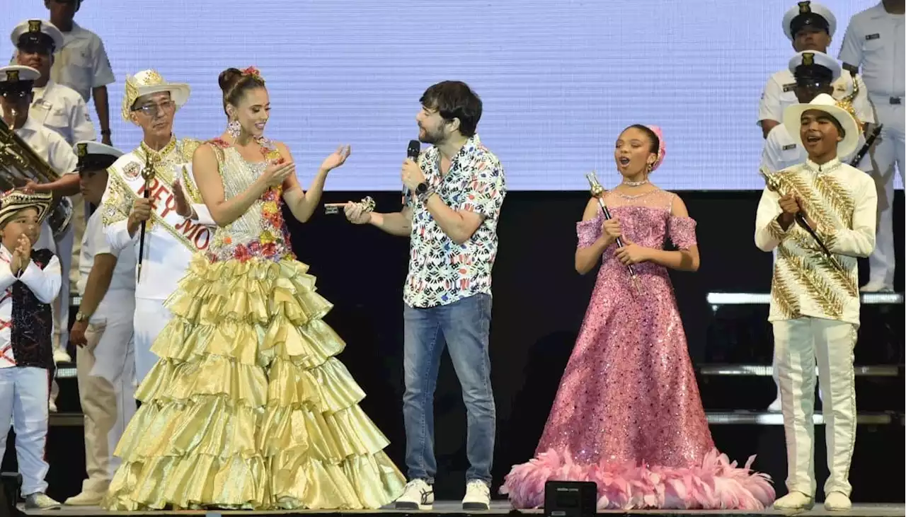 Con las llaves de la ciudad, la Reina abre las puertas a la sabrosura carnavalera