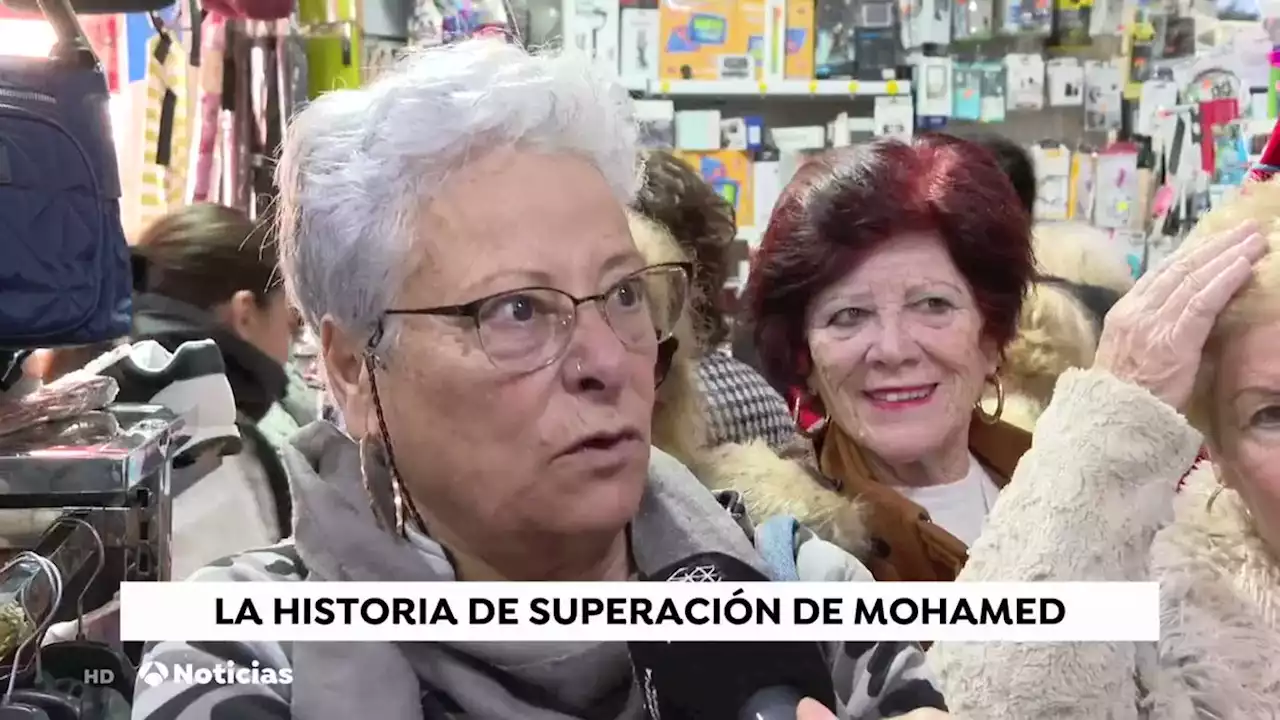 De llegar en los bajos de un camión a regentar 4 locales: la historia de superación de Mohamed