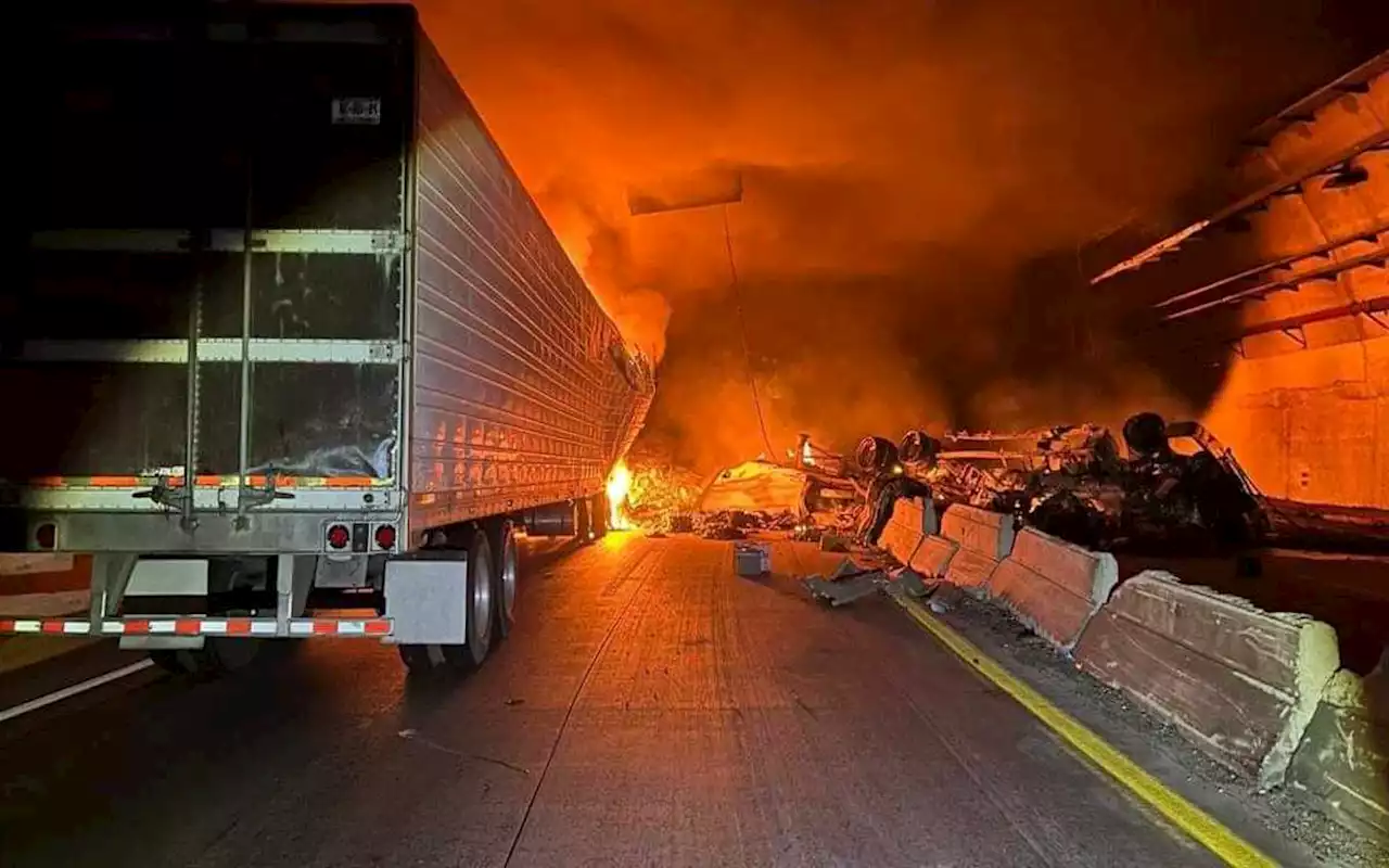 Mantienen cierres parciales por accidente en autopista Durango-Mazatlán