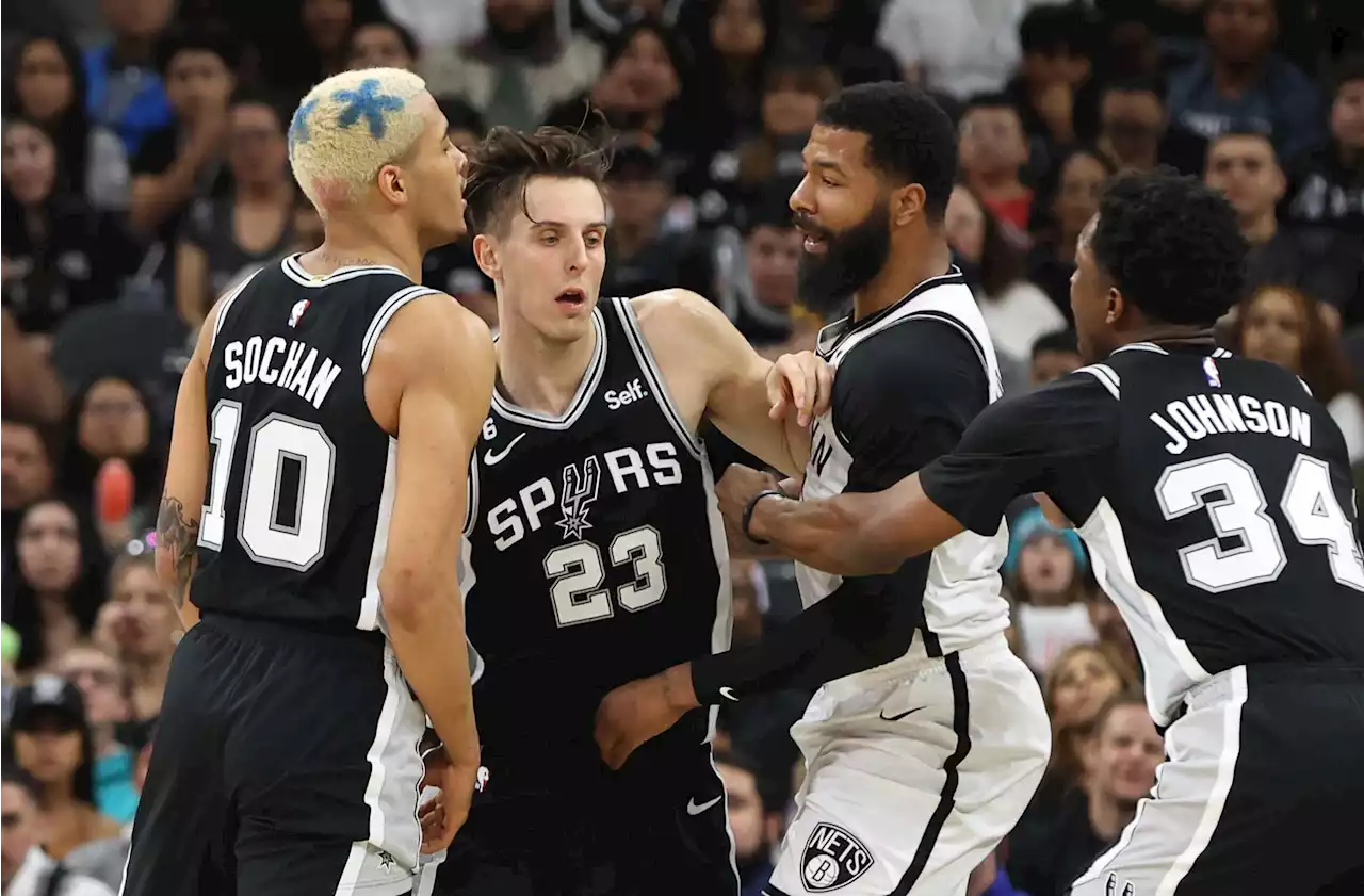 Spurs’ Zach Collins heads back to Portland a peacemaker