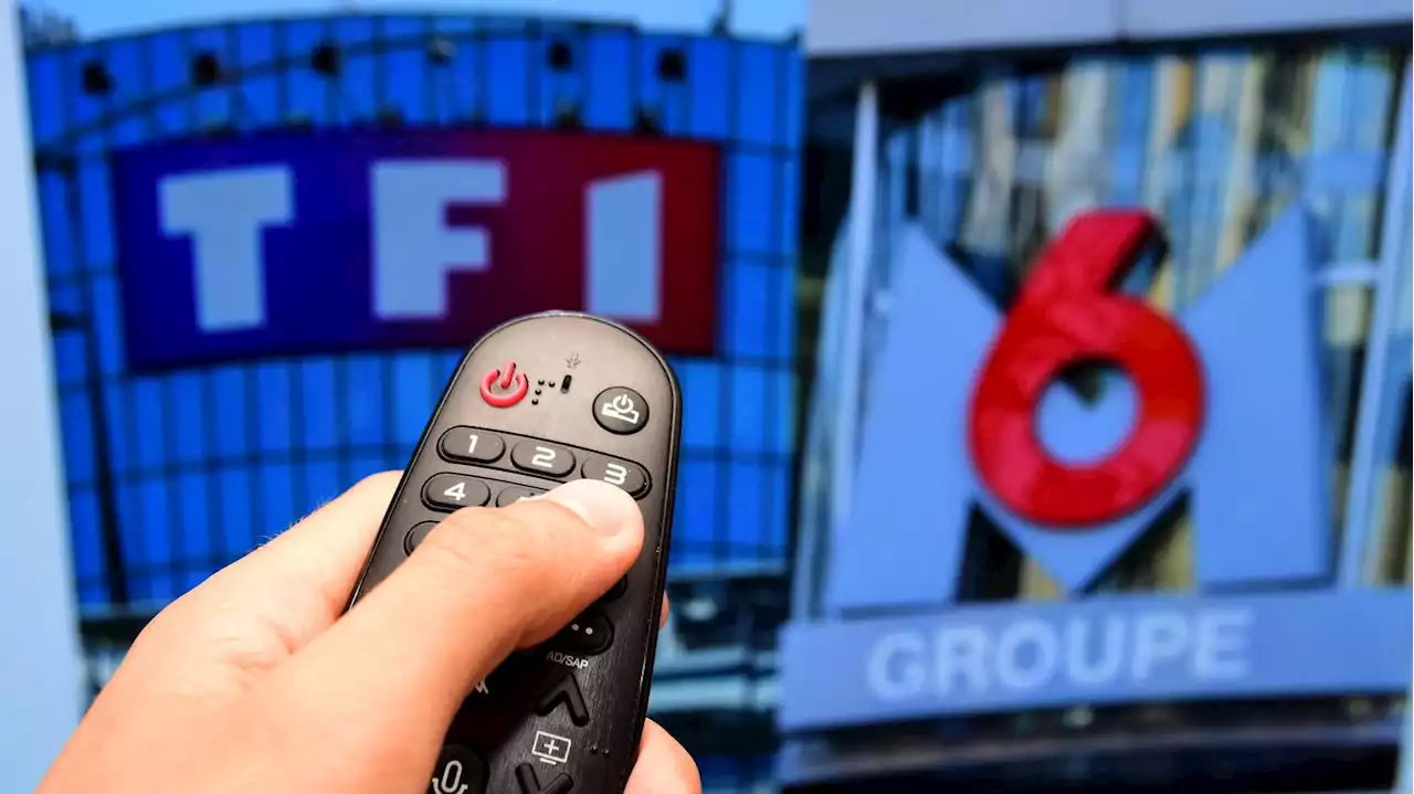 Xavier Niel est candidat à la reprise d'une fréquence TNT face à TF1 et M6, annonce l'Arcom