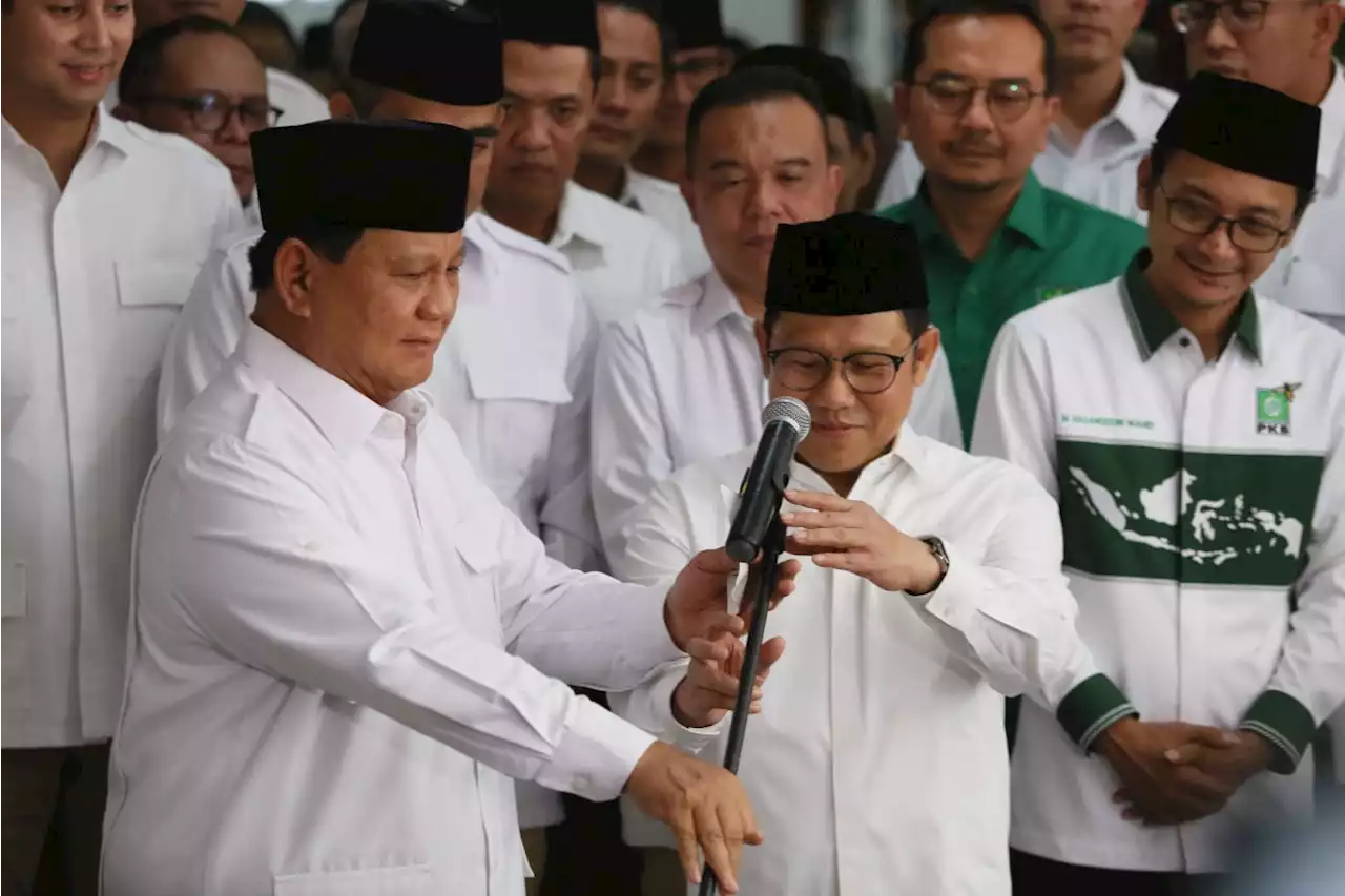 Berdiri di Samping Prabowo, Cak Imin Meminta Doa Seluruh Kiai dan Ulama