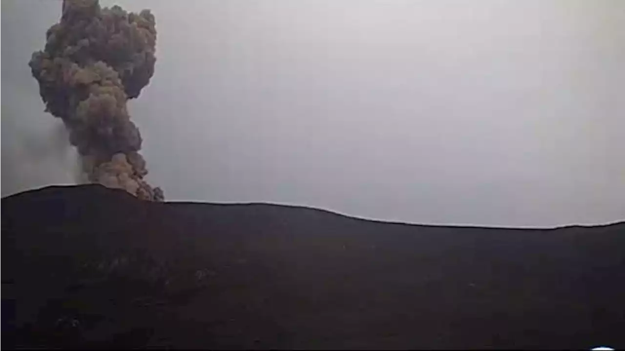 Gunung Anak Krakatau Erupsi 7 Kali Sejak Dini Hari, Warga Diimbau Tidak Mendekat