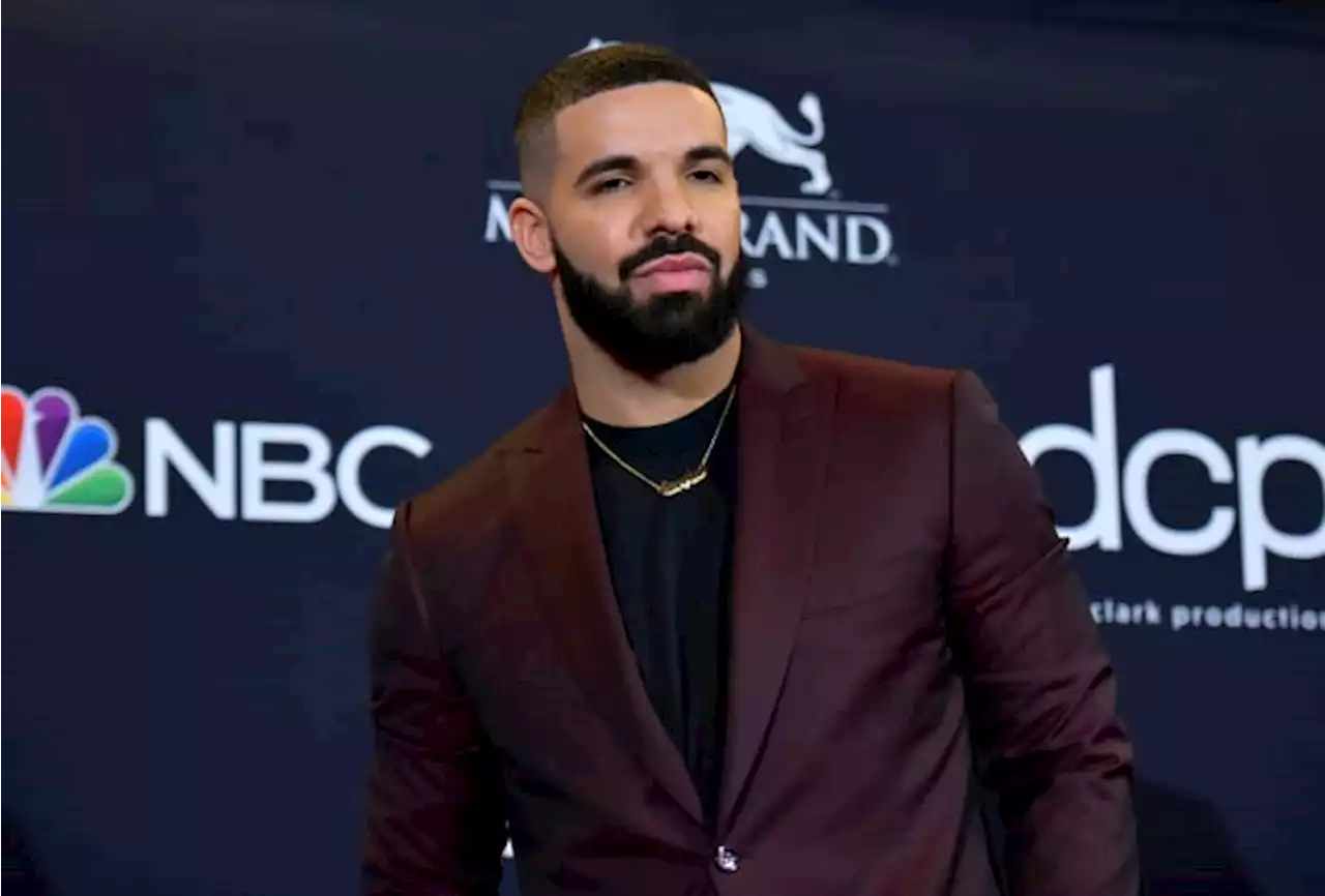 Drake delivers nostalgia, teases new music at Apollo show