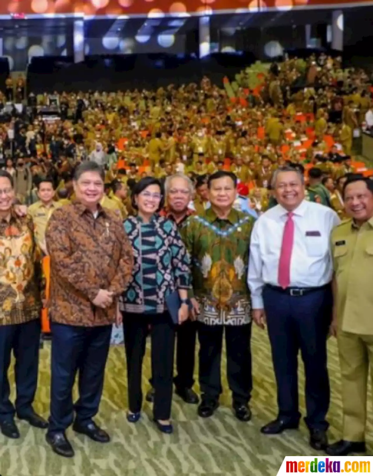 Foto : Cerita Menteri Basuki 'Nyelip' di Antara Menkeu & Menhan, Bikin Sri Mulyani Gemas | merdeka.com