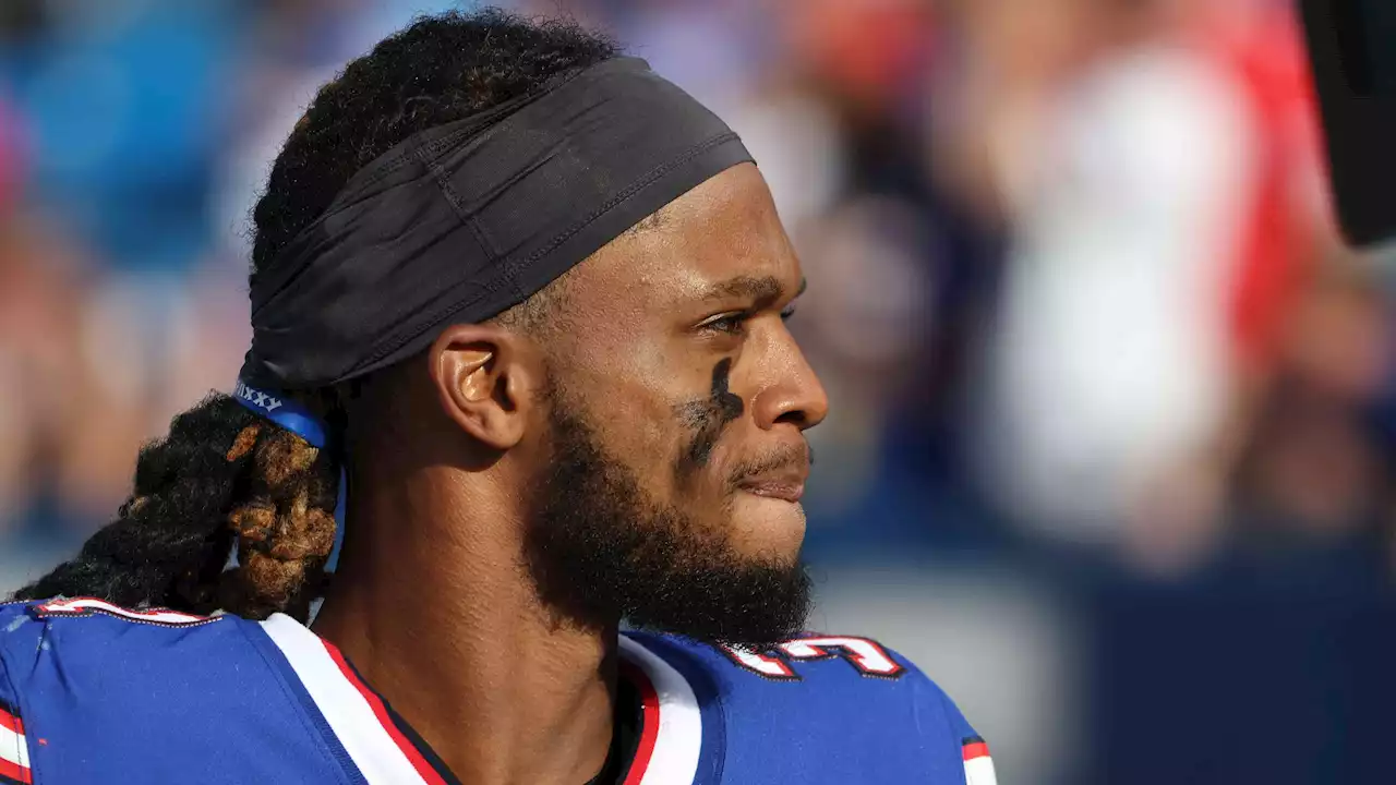 Bills Fans Applaud Damar Hamlin During Playoff Game Vs. Bengals