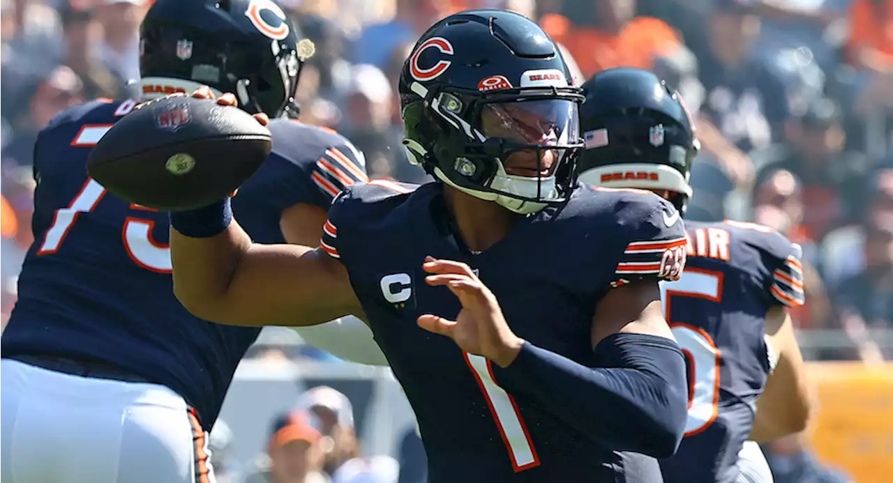 Justin Fields Sets Chicago Bears Record By Completing 16 Straight Passes, Has First 300-Yard Game vs. Denver Broncos