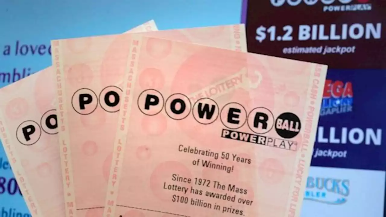 Powerball tops $1 billion after no jackpot winner Saturday night