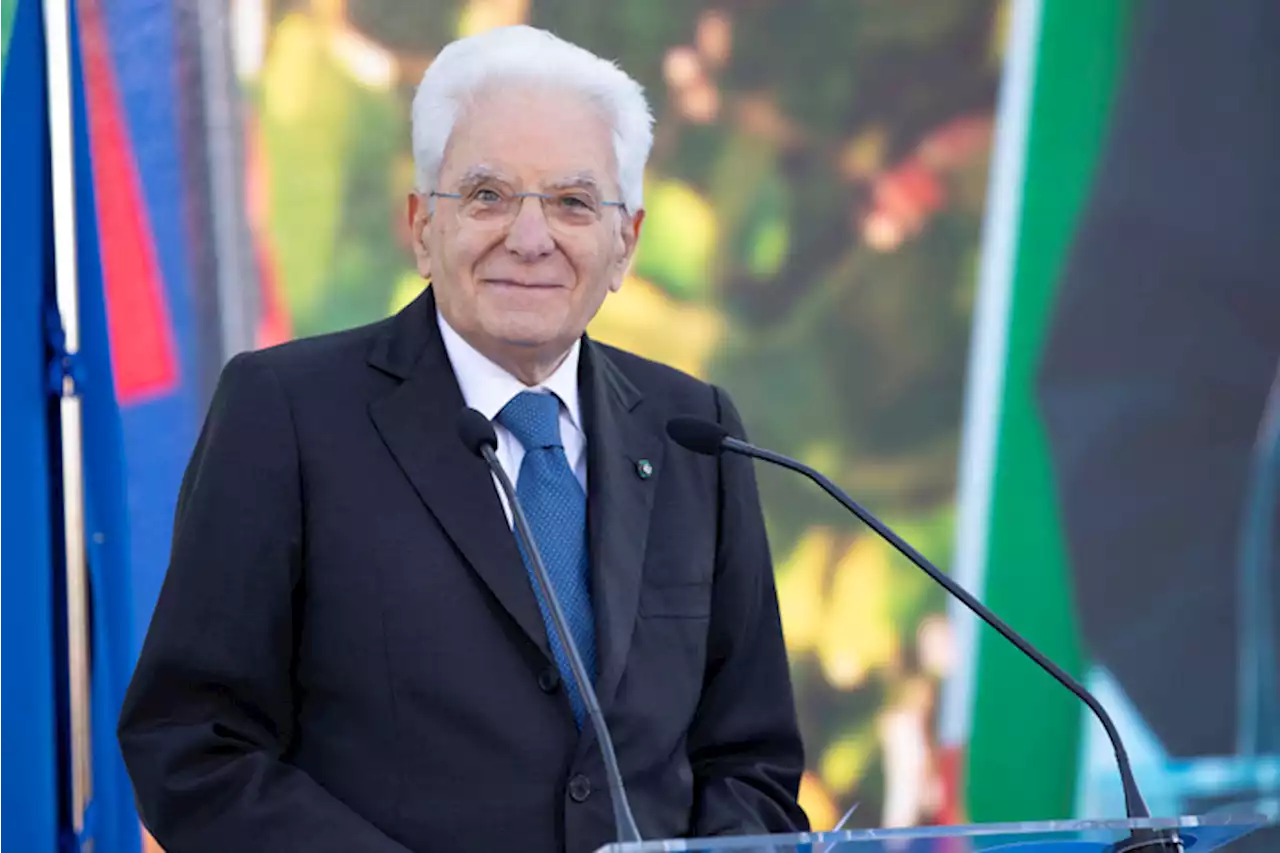 Mattarella, barriere architettoniche ledono dignità persona - Ultima ora