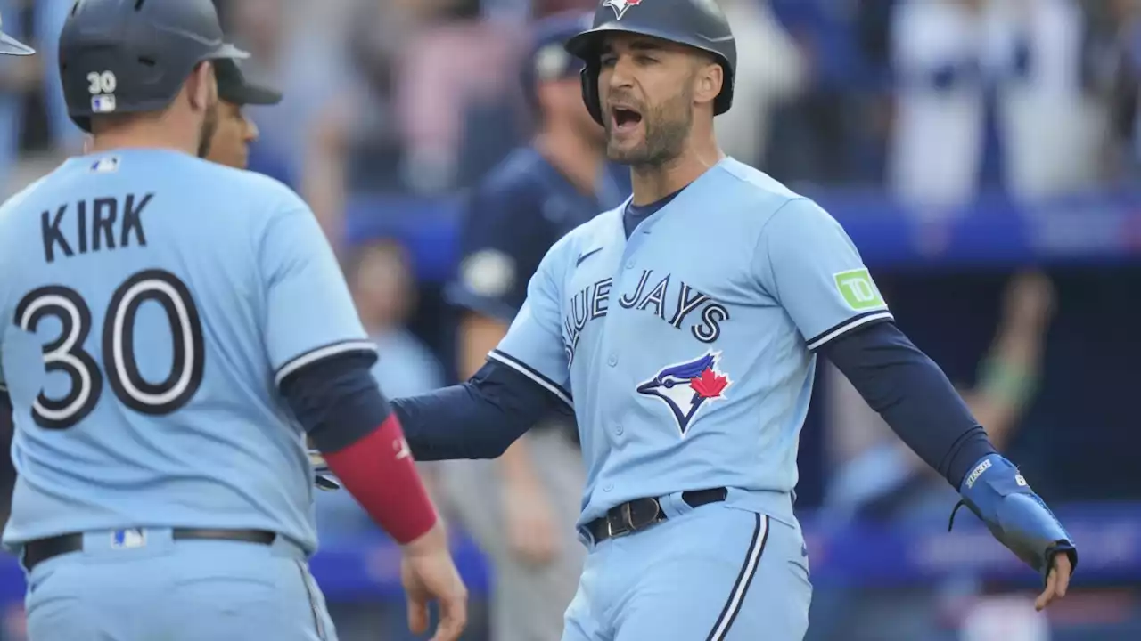 Blue Jays clinch from couch, head into final day with wild card opponent undecided