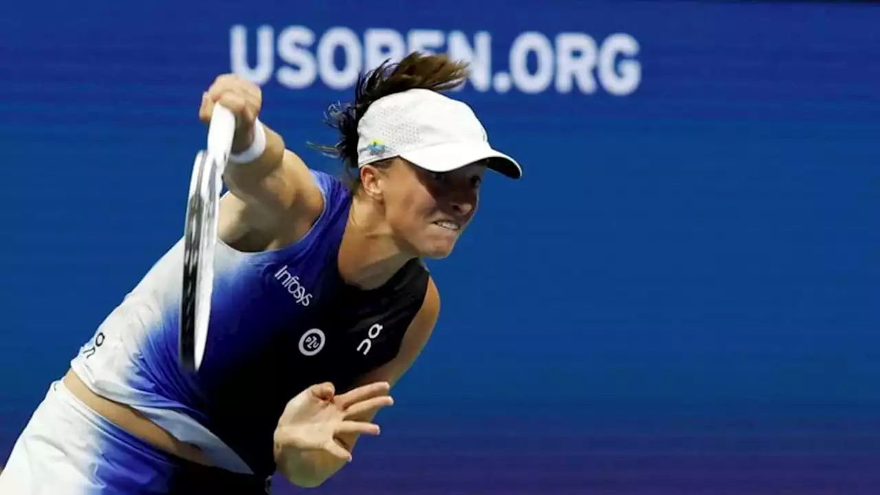 Swiatek puts focus on improvement and not reclaiming top rank