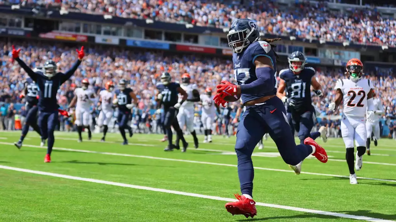 Titans RB Derrick Henry follows 29-yard TD run with TD pass